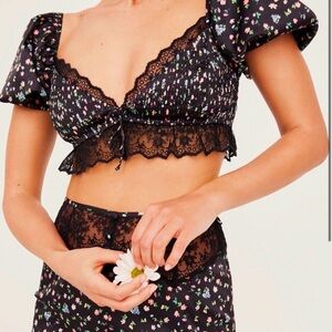 FOR LOVE AND LEMONS x VS COLLECTION LUCY BLACK FLORAL Top SIZE Small S